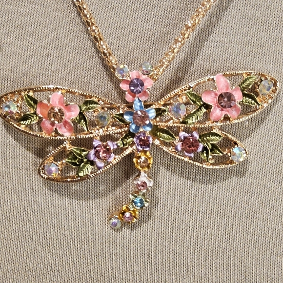 MULTI PASTEL COLOR RHINESTONE DRAGON FLY STATEMENT NECKLACE - Picture 2 of 3
